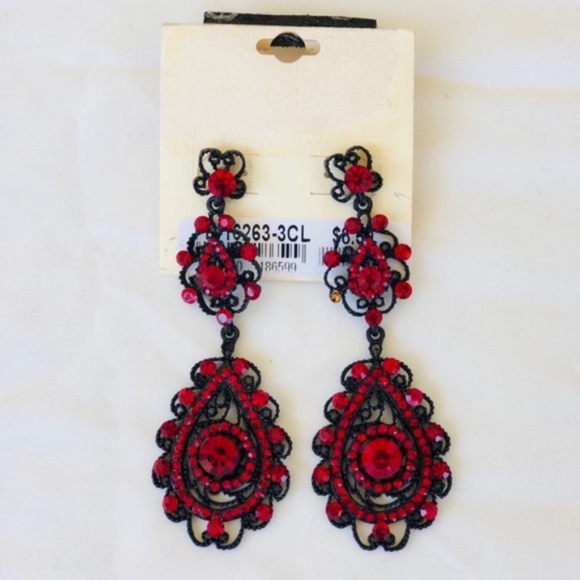 Jewelry - Sparkly red and black earrings